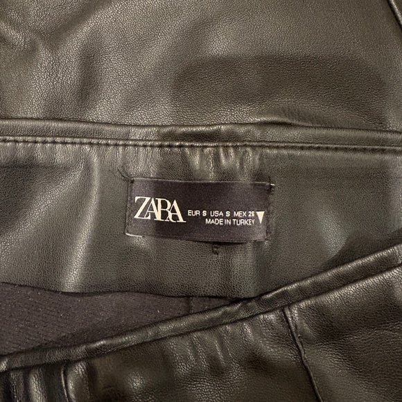 Zara Faux Leather Zip Pant Size Small - Picture 2 of 4